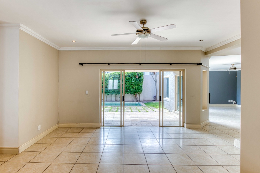 3 Bedroom Property for Sale in Bakkershoogte Western Cape